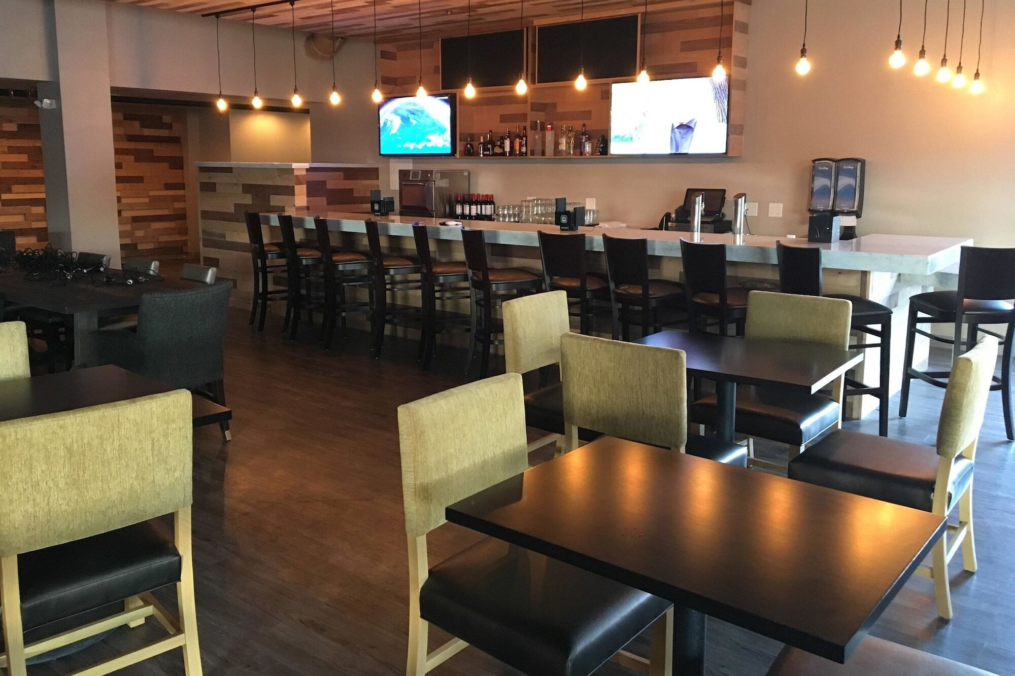 Tryp By Wyndham College Station Hotel Exterior photo